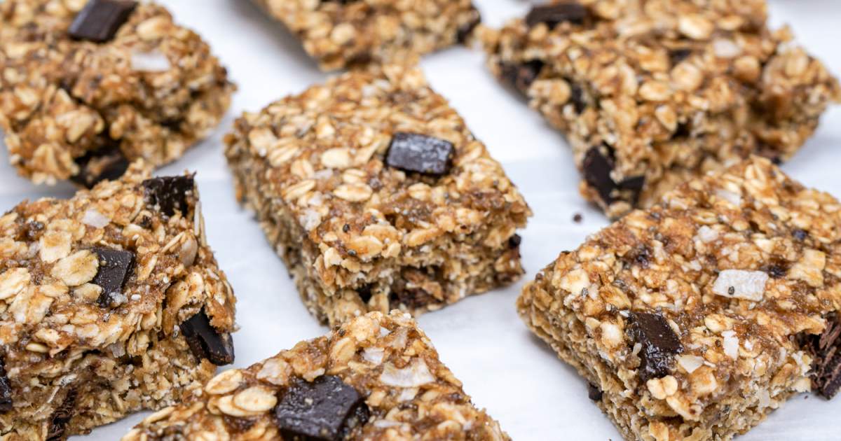 1512023518 No Bake Peanut Butter Banana Oat Bars, Cooks Pantry