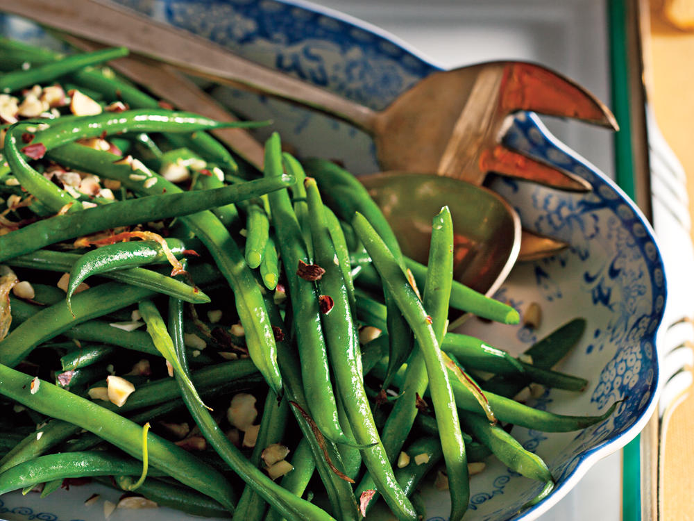 Green Beans with Shallots and Hazelnuts