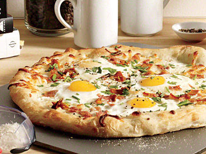 Eggs and Bacon Breakfast Pizza