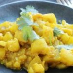 Cauliflower Potato Curry - Slender Kitchen
