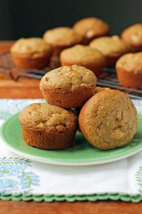 Apple Cinnamon Muffins - Emily Bites
