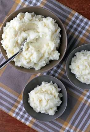 Classic Mashed Potatoes - Emily Bites