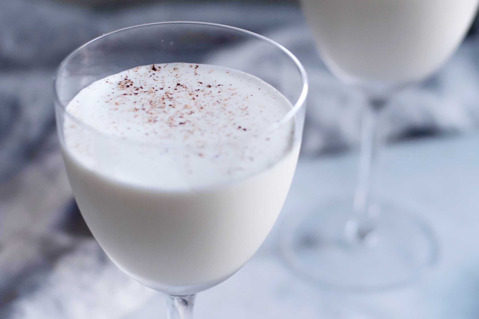 Nutmeg on brandy alexander cocktail