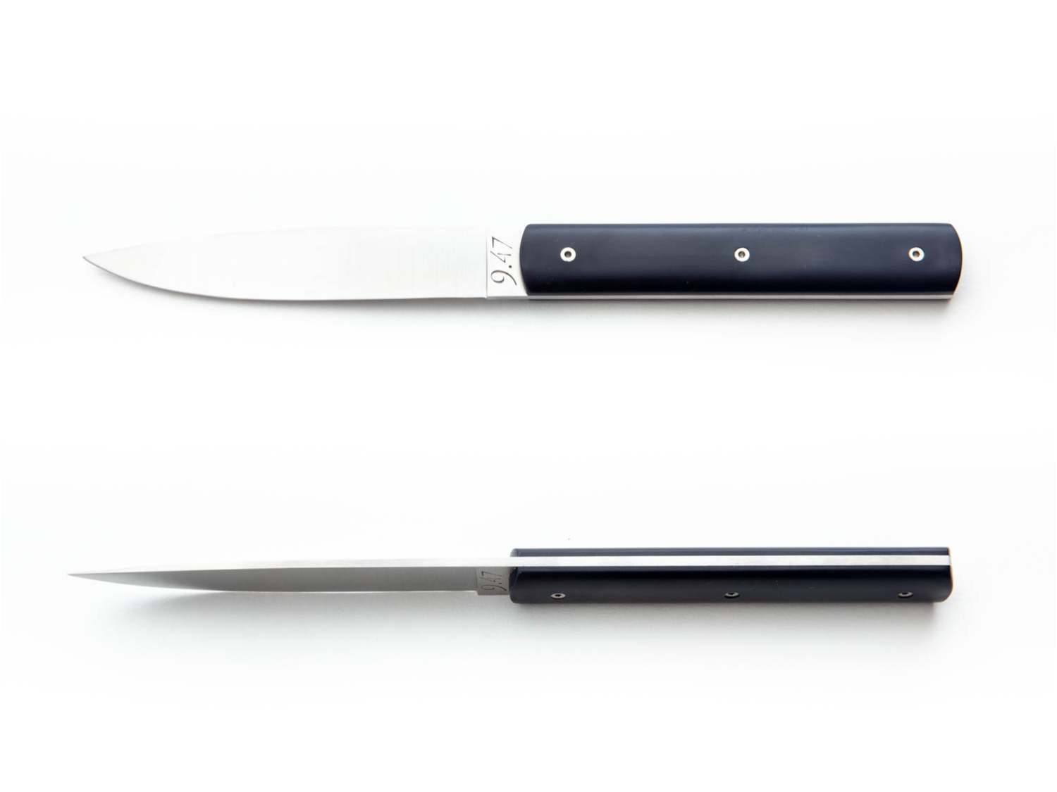 Side and overhead view of the Perceval 9.47 steak knife.